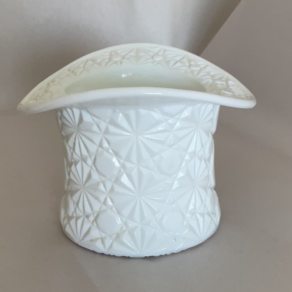 MILK Glass Top Hat, Vintage - Picture 2 of 6